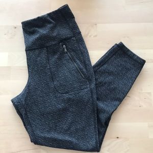 Old Navy Active Leggings with Zipper Detail